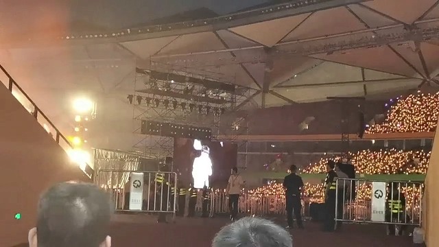 攒够了思念就去见面吧，别有遗憾