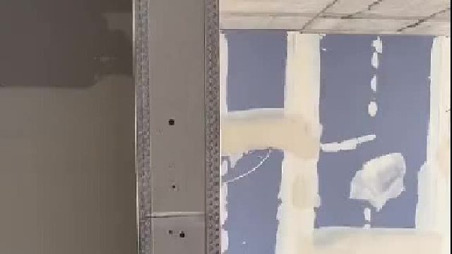 原理是表面水分流失的快，翻几下里外的水分就均匀了，好上墙。