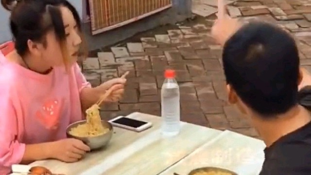 螳螂扑蝉黄雀在后