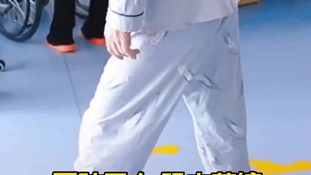 经过李瑞义大夫的调理患者的症状逐渐改善，肌肉萎缩的情况没有再往严重的方向发展，肌肉跳动、吞咽困难、呛