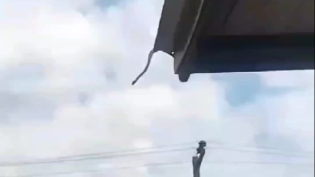 它是怎么上去的？