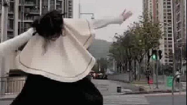 帮我问问你兄弟，喜不喜欢会后空翻还会转圈圈的甜妹#甜系女孩#舞蹈