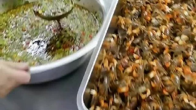 螃蟹：我以为是开饭了，没想到是开饭了。