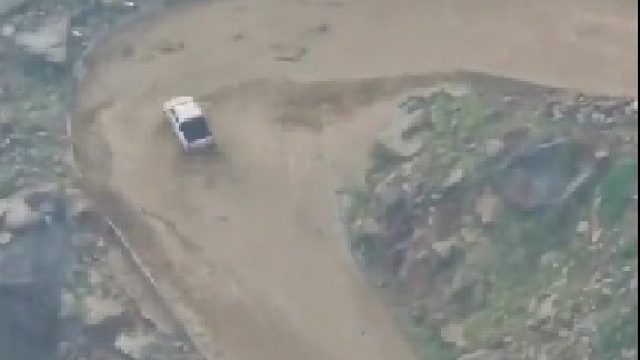 别的不说，轮胎抓地力牛批