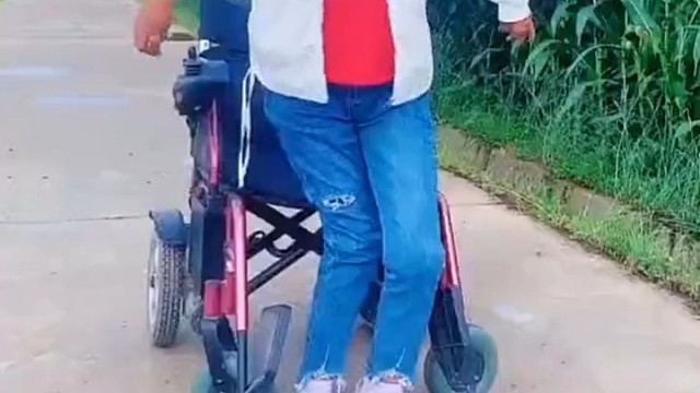 运动神经元病还是比较严重的，是指各种原因引起的，对于神经系统的慢性进行性损伤的一种疾病。