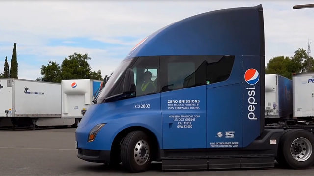 马斯克推出的特斯拉卡车启用了，看来又要来一次颠覆