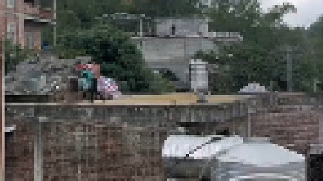 你还不动手是等你妈妈回来动手吗