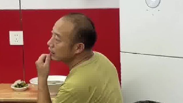 生意之道,宁可倒进垃圾,也不白给人吃