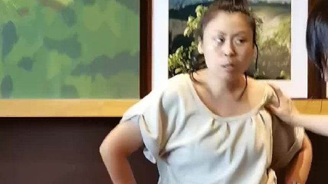 第一次见星巴克会员比店员还厉害的，和不消费的人吵了起来