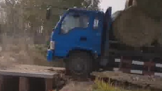 拖拉机：你就说我是不是把车拉上来了