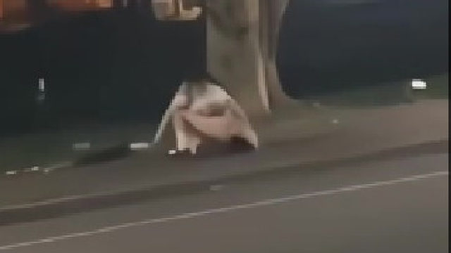 大半夜的不睡觉在这翻跟头，有点瘆人