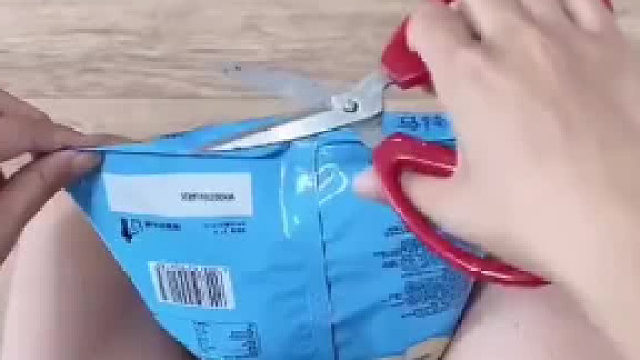 这样吃薯片不脏手​​​
