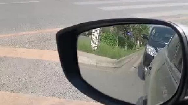 车主和路过的都懵了