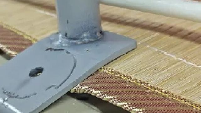 学校加高护栏把我的草席也一并留下了，出去旅个游回来痛失一个草席