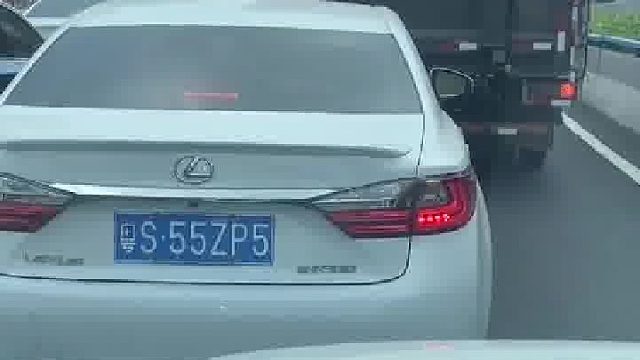 这只老鼠去哪里了……