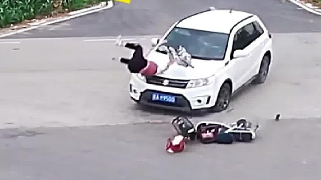 机动车未按规定让行，承担事故主要责任！