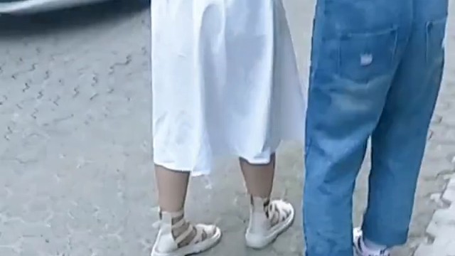 小脑萎缩症的治疗可以通过中医的方式，还有就是结合中医辨证理论，来达到控制小脑萎缩症的目的。