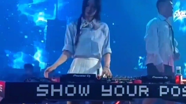 百事从心起一笑解千愁！