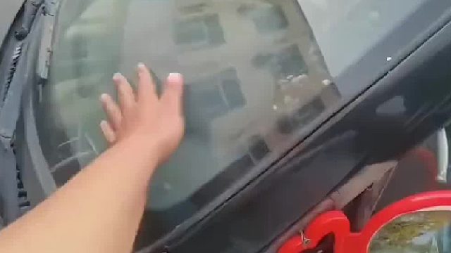 见过装车的……但是真没见过装得这么离谱的！