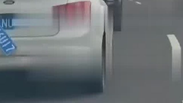 一辆车，两幅面孔