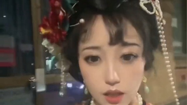 女子在悉尼街头穿汉服，被韩国人说是自己国家的服装
