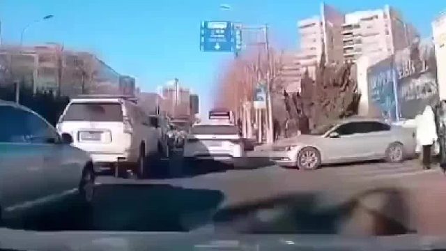 我礼貌让你加塞，你居然......结果舒适！