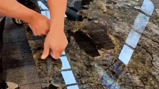 美好的奢石应该用美妙的音乐表达！