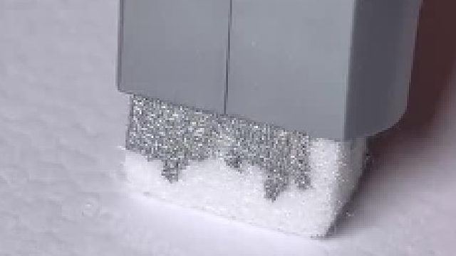 要多按几下出油了才可以用