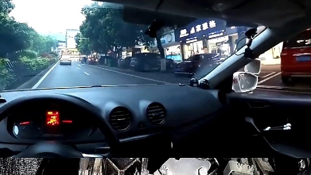 油门踩法有技巧，省油又安全