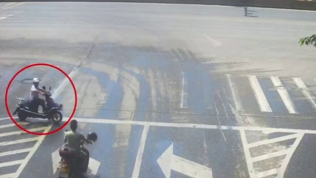 被撞还要负全责！