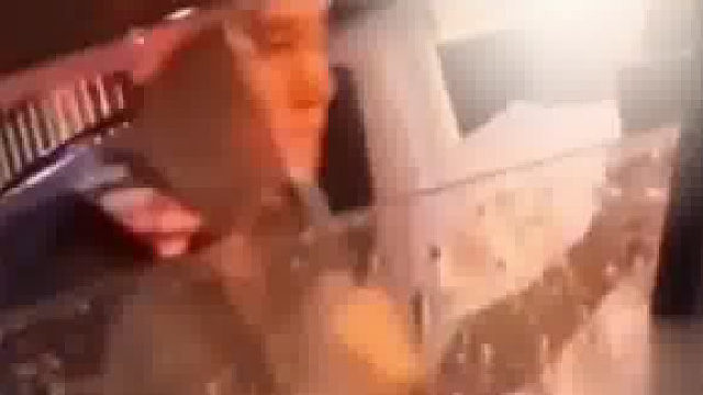 司机捡到乘客手机主动送还，遭到失主拍车牌录视频质疑，司机寒心：搞的好像我偷了东西