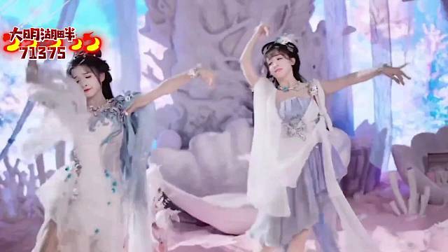 今日无事勾栏看曲