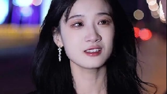 和你刚认识的时候真好，你跟我打好多电话和视频，能陪我聊天到凌晨都不会困，现在不行了，你很忙