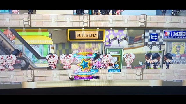 庞吉，拿锤子的美少女