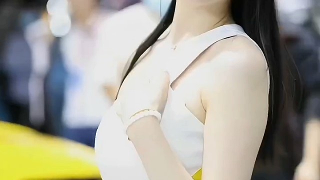 她美若天仙，貌美如花！