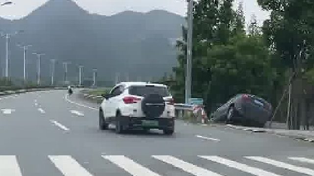 再平凡不过的路口