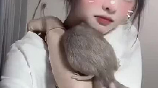 还他妈养耗子？ ​​​