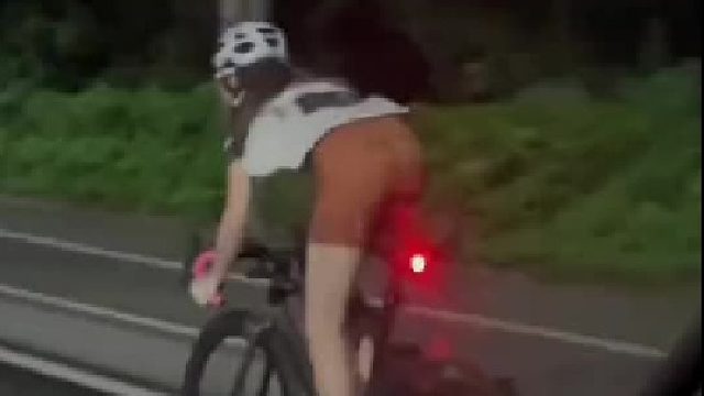 把人小姑娘吓够呛