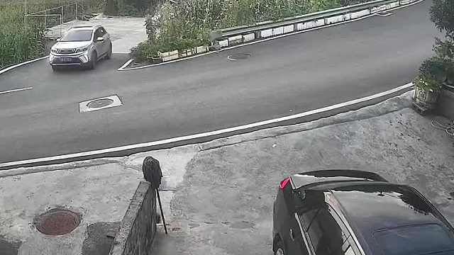 是个开车的人才……