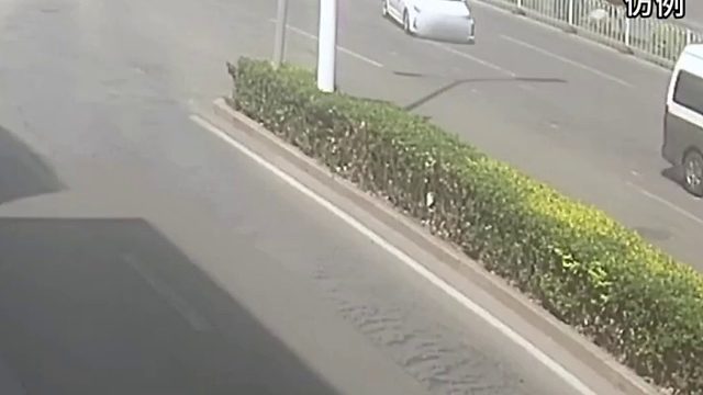 错过路口突然强行转弯！