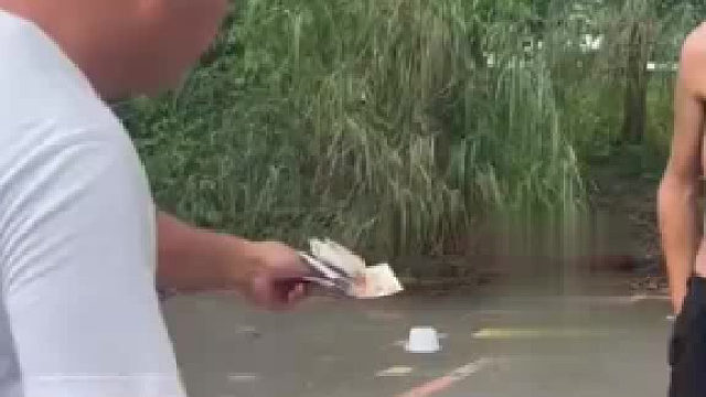 年纪轻轻自食其力