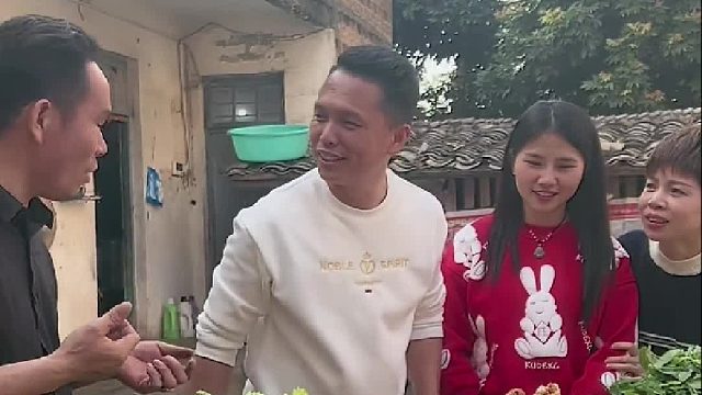 成不成先吃了猪头扣肉再说。