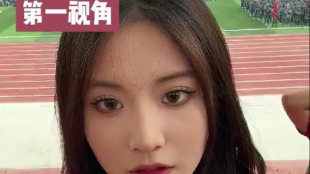 社交悍匪症的天花板，小伙在军训场地录制视频被同学调侃：人才多哦