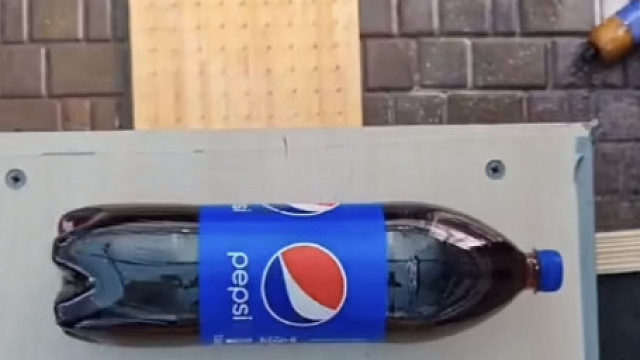 塑料瓶真的比玻璃瓶更抗摔吗