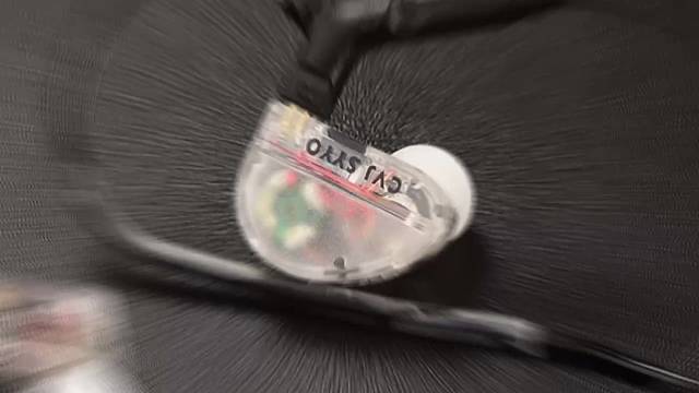 游戏耳机搭配游戏线材给你不一样的体验