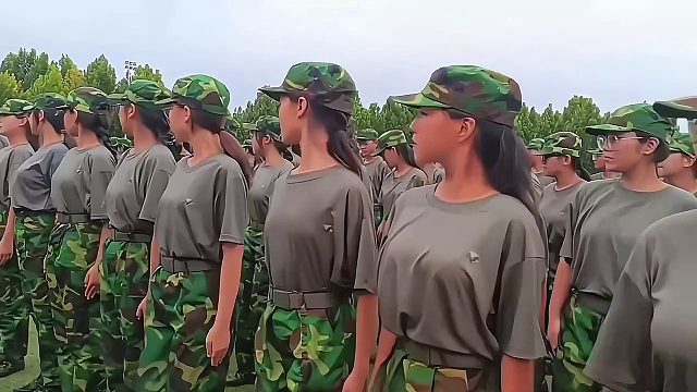 开学军训实拍 ​
