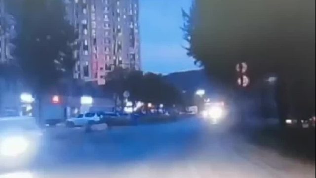 司机与车载语音系统对话中.......