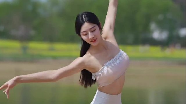 还记得曾经那个跳我的九寨的小女孩吗我的九寨户外舞蹈