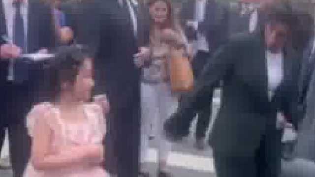 女孩偶遇美国商务部部长，落落大方用英语交流