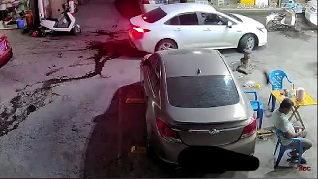 停车多倒了一次！